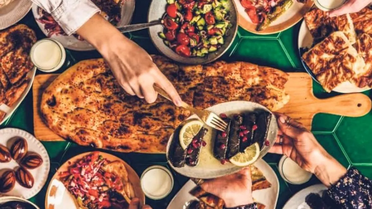 Ramazan sofrasına göz koydular