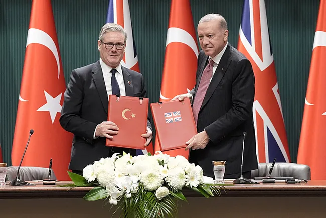 son-dakika-eurofighter-anlasmasi-imzalandi-baskan-erdogan-ingiltere-ile-iliskilerin-yeni-bir-nisanesi-olarak-g-1761583453151.jpeg SON DAKİKA | Eurofighter anlaşması imzalandı! Başkan Erdoğan: İngiltere ile ilişkilerin yeni bir nişanesi olarak görüyorum