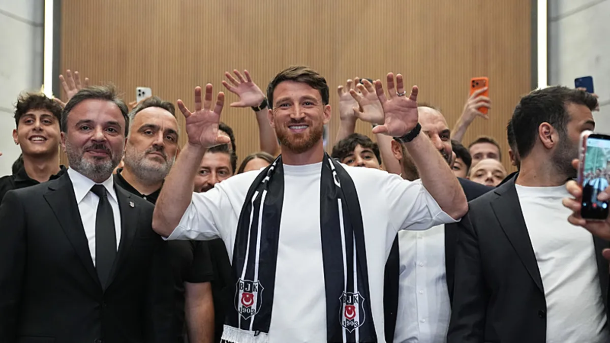 Beşiktaş’ın yeni transferi Salih Özcan, İstanbul’da! Orkun Kökçü sözleri Beşiktaş’ın yeni transferi Salih Özcan, İstanbul’da! Orkun Kökçü sözleri