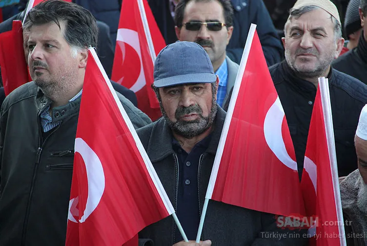 Binlerce Erzurumlu 141 yıl önceki gibi Tabyalara yürüdü