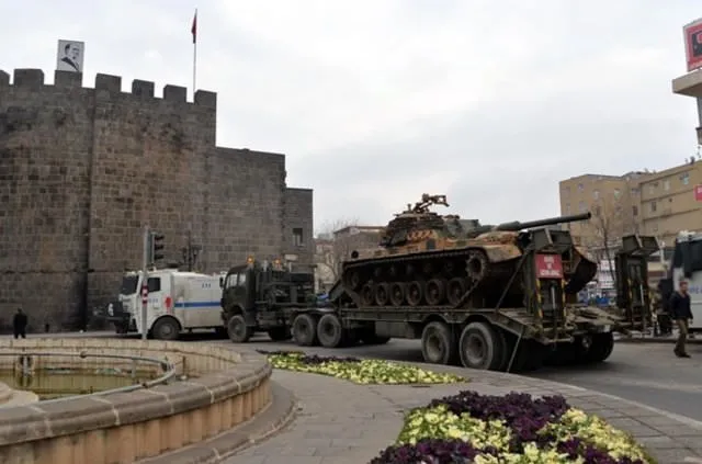 Diyarbakır Sur’a tank takviyesi
