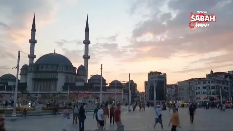 Taksim'de gün batımı kartpostallık manzaralar oluşturdu