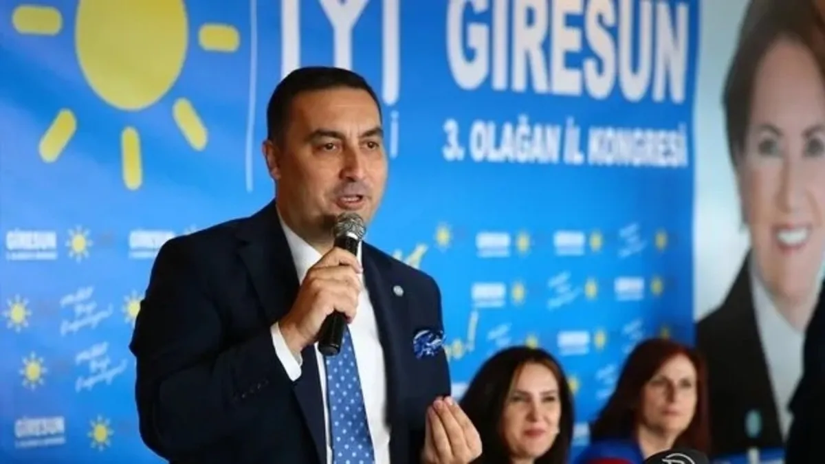 Kongre öncesi para iddiası İYİ Parti’yi karıştırdı! Akburak’tan İl Başkanı Coşkun’a çok sert karşılık: Partililer jetonla mı çalışıyor? Kongre öncesi para iddiası İYİ Parti’yi karıştırdı! Akburak’tan İl Başkanı Coşkun’a çok sert karşılık: Partililer jetonla mı çalışıyor?