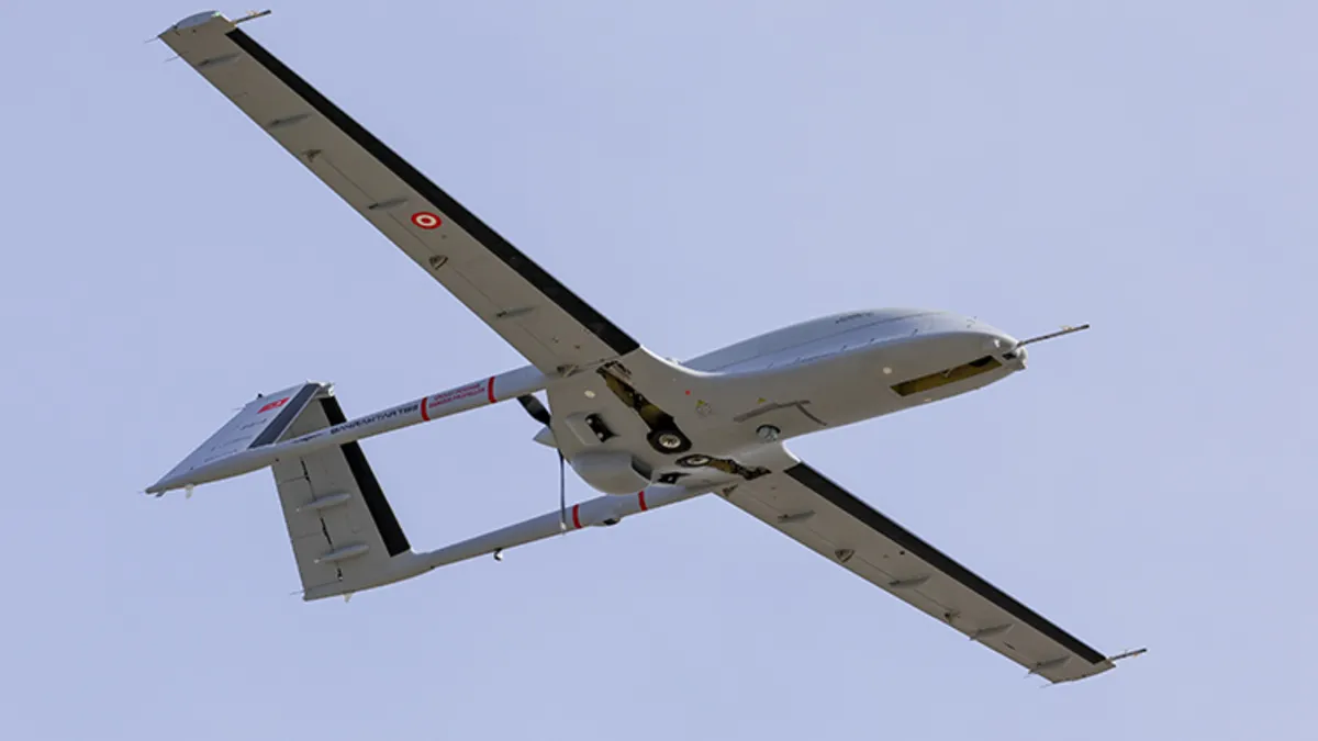 Bayraktar TB3 SİHA halka açık ilk uçuşunu yaptı Bayraktar TB3 SİHA halka açık ilk uçuşunu yaptı