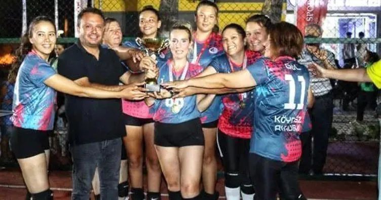 Köyceğiz’in kadın voleybol takımı katıldığı şampiyonada birinci oldu