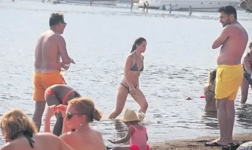 Kızı babada kendisi denizde