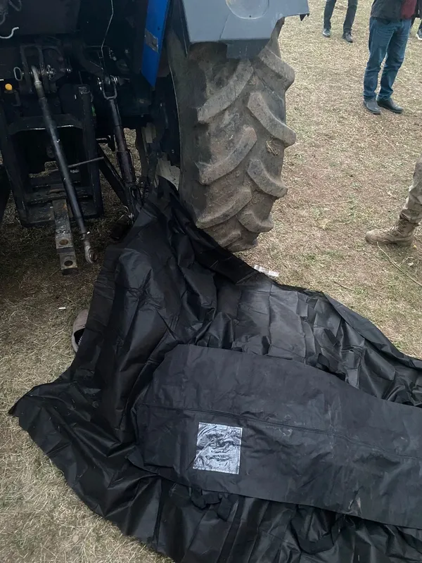 agrida-traktor-bakimi-yaparken-hayatini-kaybetti-1727031452740.jpg