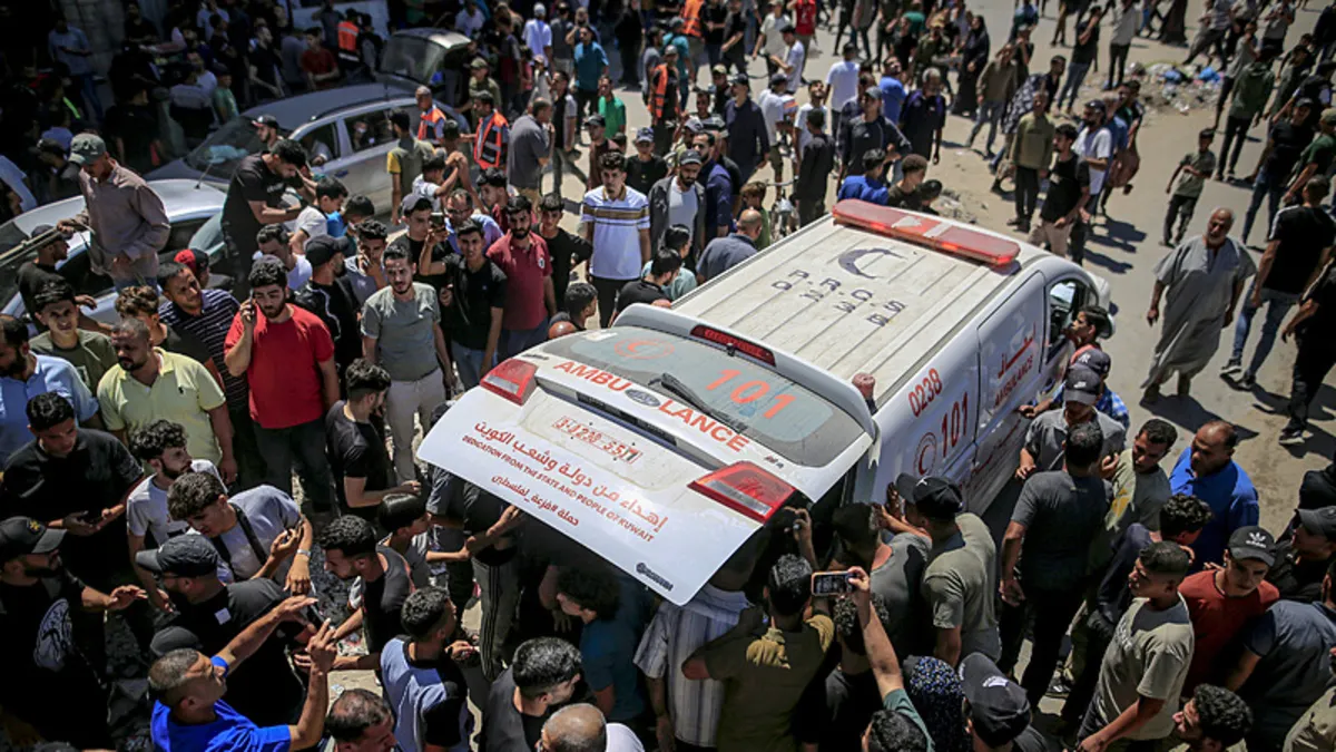Gazze'de yaşamını yitirenlerin sayısının 73.018'e yükseldiğini gösteren bir görsel.