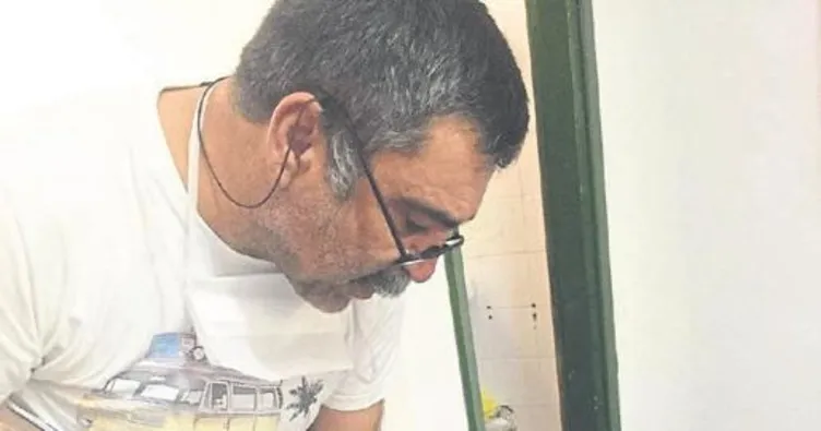 İlaç şişelerinden portre yaptı