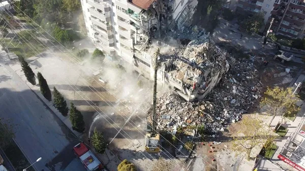 o-sehir-icin-uyari-verdi-deprem-uzmani-sozbilir-acikladi-5-fayda-deprem-alarmi-1793272024322.jpg