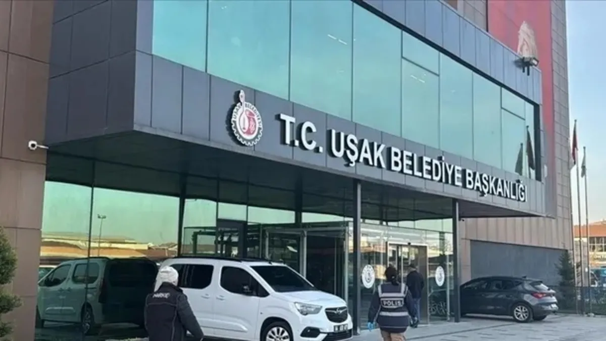 Uşak Belediyesi’ne yönelik yolsuzluk operasyonunda 19 tutuklama talebi Uşak Belediyesi’ne yönelik yolsuzluk operasyonunda 19 tutuklama talebi