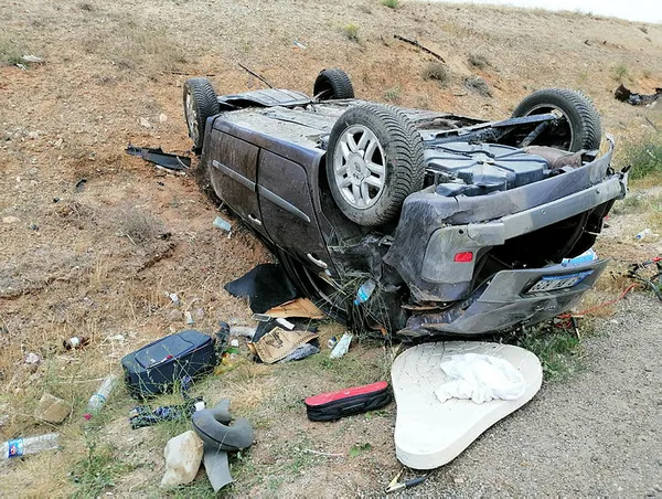 aksarayda-feci-kaza-otomobil-sarampole-devrildi-1-olu-2-yarali-1625332452268.jpg