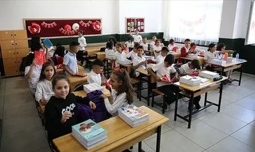 İstanbul'daki okullarda yeni eğitim öğretim yılının ilk ders zili çaldı #istanbul