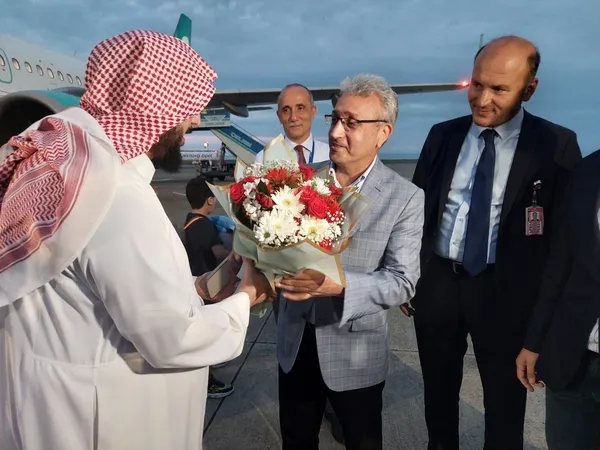 suudi-arabistandan-trabzona-bu-yilin-ilk-charter-ucusu-yapildi-1656704581901.jpeg