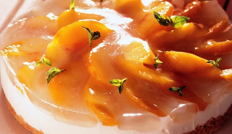 Şeftalili Yoğurtlu Pasta