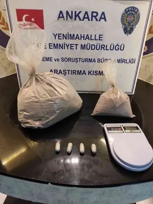 Ankara’da sindirim ve boşaltım sistemlerinden 800 gram uyuşturucu madde çıkarılan 2 yabancı uyruklu gözaltına alındı