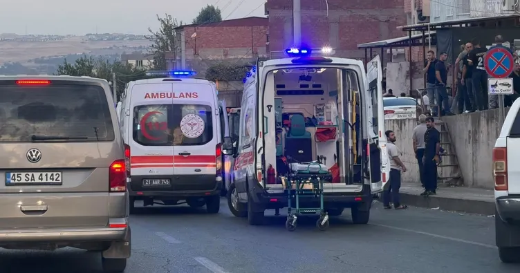 Diyarbakır’da husumetli ailelerin kavgası kanlı bitti: 3 ölü