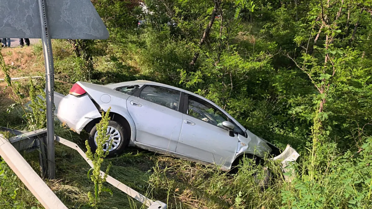 Bursa'da iki otomobil çarpıştı: 6 yaralı