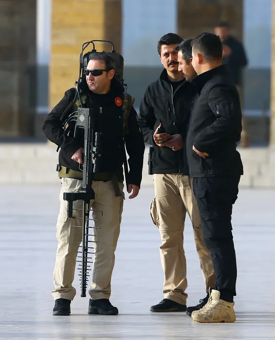 İlk defa Anıtbakir'deki törende giydiler