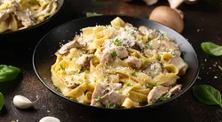 Sadece 20 dakikada hazırlayabileceğiniz mükemmel Alfredo fettucine!