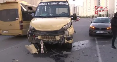 Yolcu minibüsü otomobile çarptı: 4 yaralı | Video