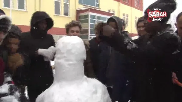 Sivas'ta yabancı uyruklu öğrencilerin kar neşesi kamerada