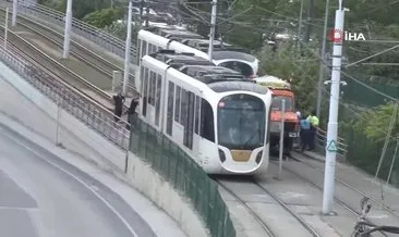 Zeytinburnu’nda tramvay raydan çıktı