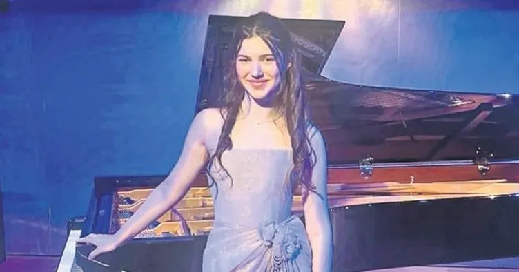Tarihi salonda resital sundu