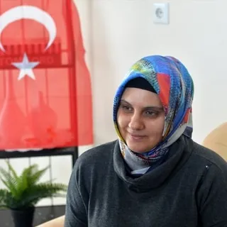 Mehmetçiğe tuttuğu şemsiyeyle gündem olmuştu! Serap Abbasoğulları yaşananları anlattı