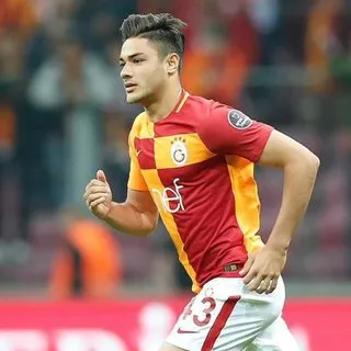 Galatasaray'da forma Ozan Kabak'ın