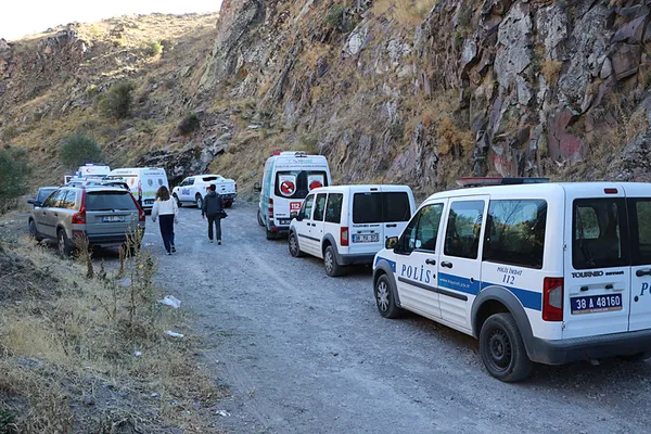 kayseride-feci-olay-kayaliklardan-dusen-dagci-hayatini-kaybetti-1758467155742.jpeg