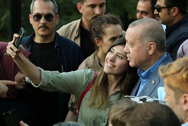 BaÅkan ErdoÄan, NakkaÅtepe Millet Bahçesi'ni gezdi vatandaÅlarla sohbet etti