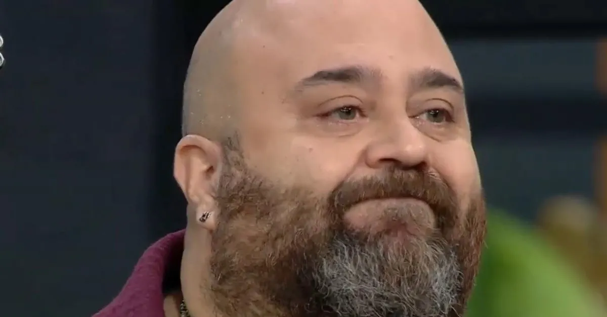 Masterchef Somer Şef’in programdan ayrılması gündemi sarsıyor! Masterchef Somer Şef’in programdan ayrılması gündemi sarsıyor!