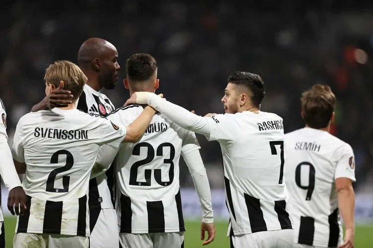 Son dakika haberleri: Beşiktaş’ta 7 oyuncu için flaş karar! Van Bronckhorst biletlerini kesti...