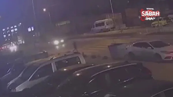 Arnavutköy'de yaya geçidinden geçen kadına otomobil böyle çarptı | Video