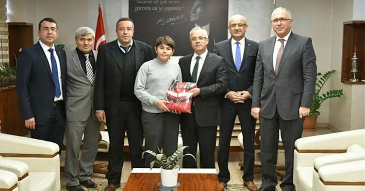 Salihlili öğrenci Türkiye üçüncüsü oldu