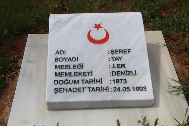 33-sehidin-acisi-30-yildir-hafizalardan-silinmiyor-mehmet-bana-boyle-bir-bakti-1683794463871.jpg