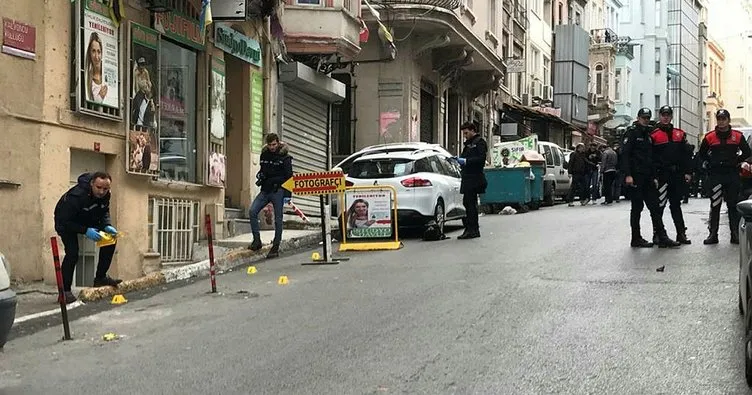 Beyoğlu’ndaki HDP binası önünde hareketli dakikalar