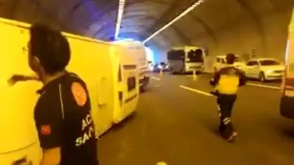 Hakim savcı minibüsü ters devrildi: Ağır Ceza Başkanı ve Cumhuriyet Savcısı yaralandı | Video