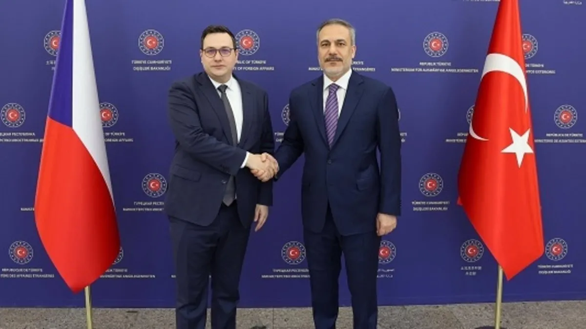 Dışişleri Bakanı Fidan, Çekyalı mevkidaşı ile telefonda Suriye'deki gelişmeleri görüştü