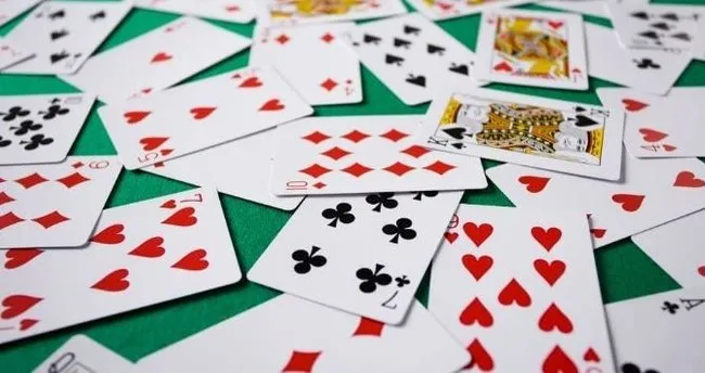 Poker Nasıl Oynanır? Poker Oyun Kuralları Neler, En Büyük El Nedir ve Kaç Kart Dağıtılır?