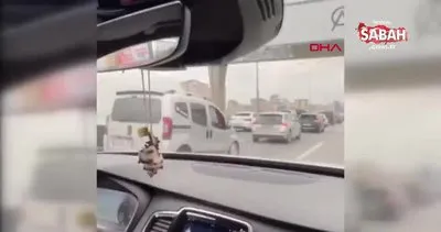 SON DAKİKA: İstanbul trafiğinde olduğu yerde zıplayan ticari araç görenleri şaşkına çevirdi | Video