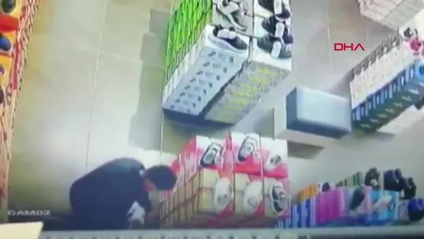 İstanbul'da AVM'de onlarca çift ayakkabı çalan hırsız kamerada
