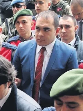 Kahraman şehit Ömer Halisdemir’in kabri ziyaretçi akınına uğradı!