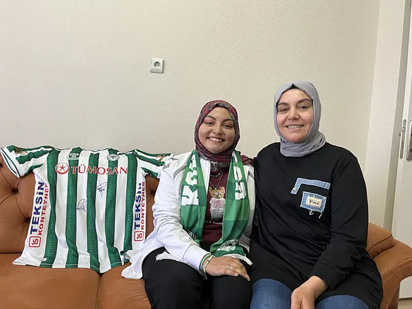 kanserle-savasan-sude-hayata-futbolla-tutundu-futbol-izlemek-beni-motive-ediyor-1791122697108.jpg