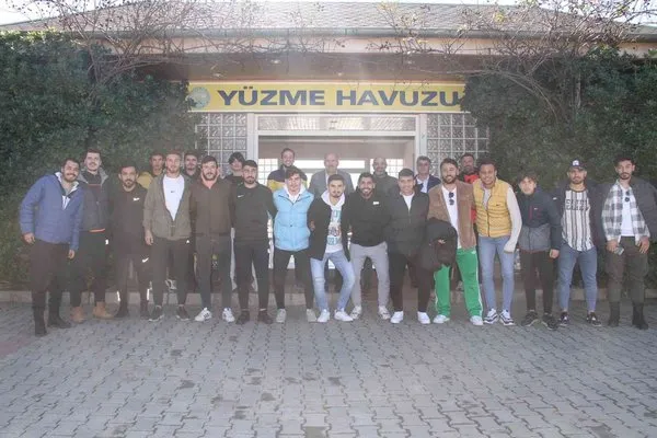 Başkan Ertürk, Kuyucaksporlu oyuncular ile bir araya geldi