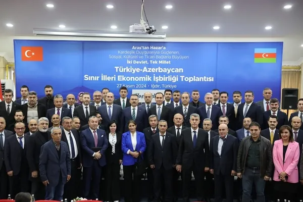turkiye-azerbaycan-sinir-illeri-ekonomik-isbirligi-toplantisi-ilk-kez-igdirda-yapildi-1732733809716.jpg