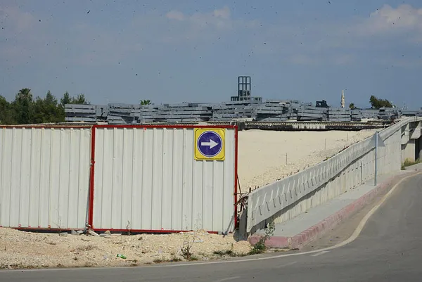 CHP’li Zeydan Karalar’ın Adana Büyükşehir Belediyesi’nde tek icraatı: Sahra güzellik salonu