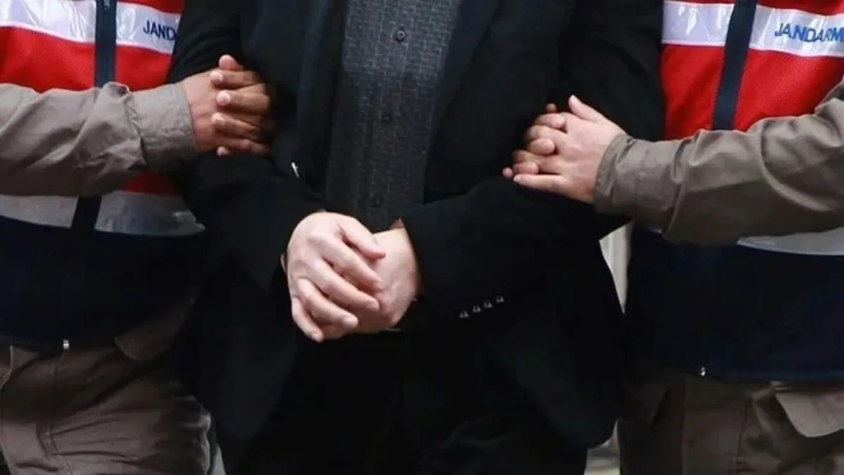 Edirne’de Yunanistan’a kaçmaya çalışan 2 FETÖ üyesi yakalandı Edirne’de Yunanistan’a kaçmaya çalışan 2 FETÖ üyesi yakalandı