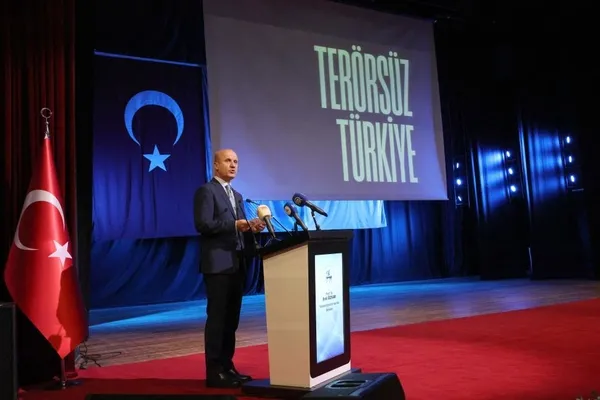 1791466644360.jpg YÖK Başkanı Erol Özvar'dan İzmir'de Terörsüz Türkiye mesajı!